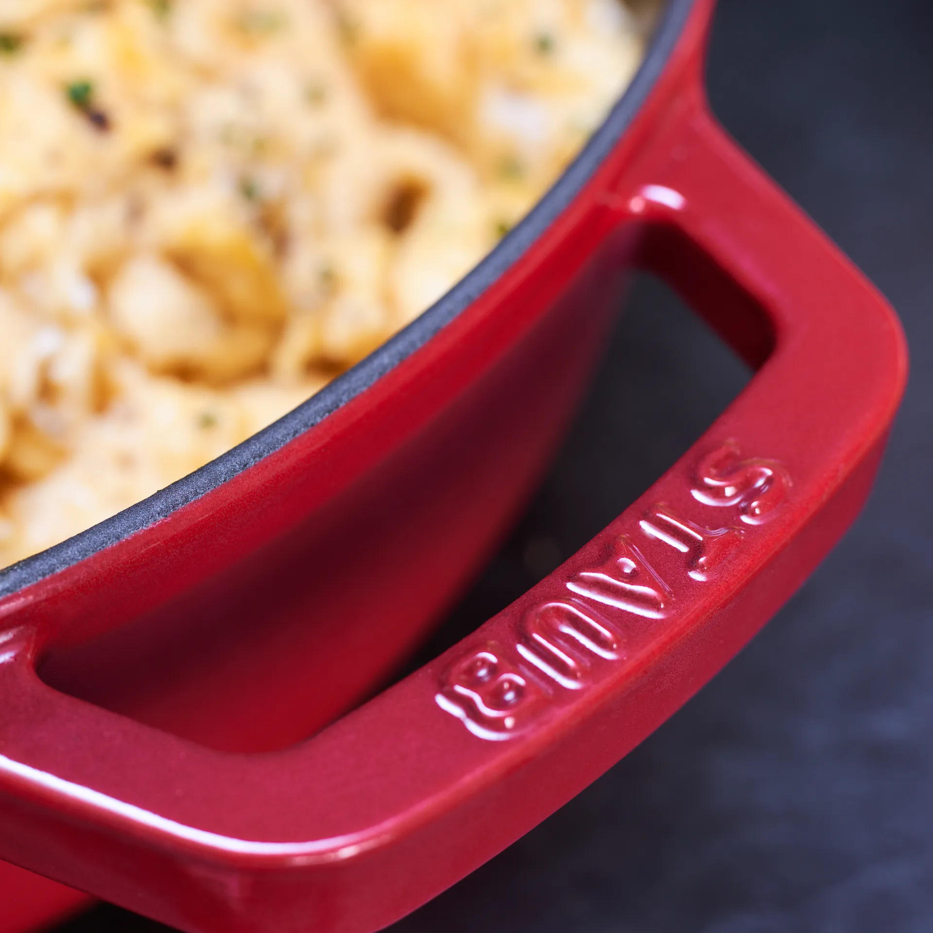 Chistera sauce pan Ø28 cm 3.7 L, 红色 STAUB