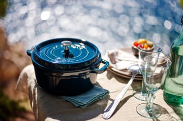 La Mer round 砂锅  dish - three layered enamel - 6.7 l - STAUB