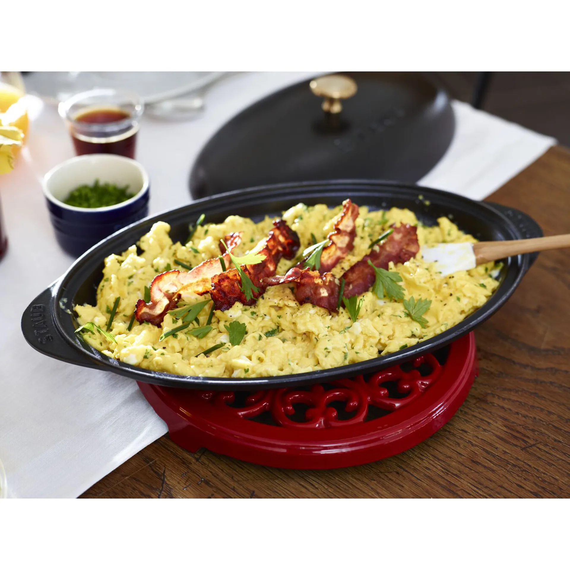 Lilly cast iron 杯垫 Ø23 cm, Cherry STAUB