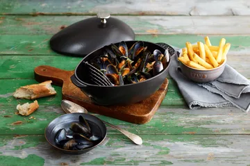 Staub 贻贝烤盘 2升 - 黑色 - STAUB