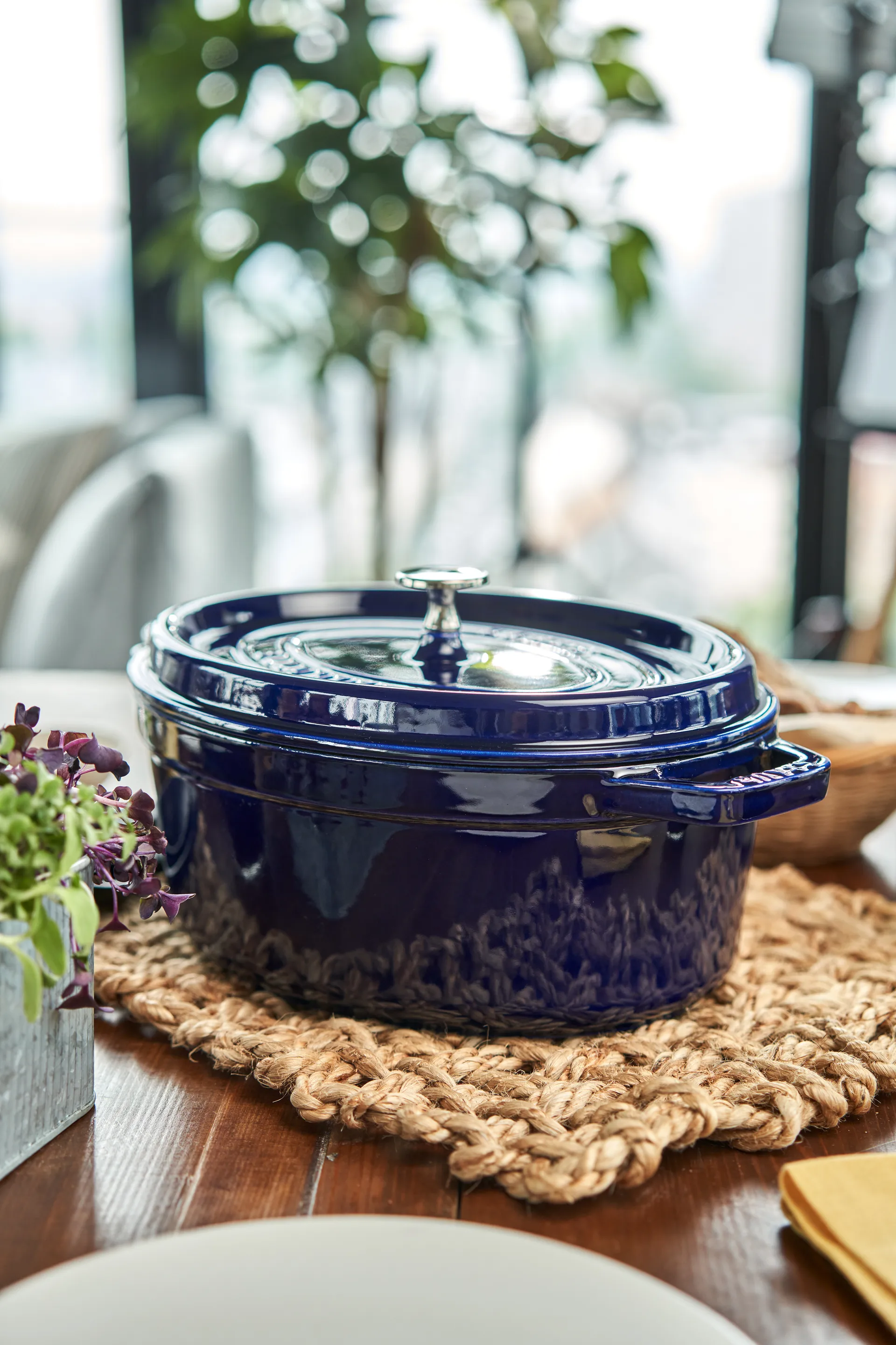 Staub 椭圆形炖锅 三层搪瓷 4.2升, 深蓝色 STAUB