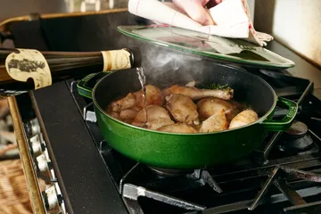 Staub Chistera铸铁煎炖锅直径28cm - 罗勒绿色 - STAUB
