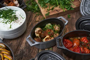 Staub La Cocotte椭圆迷你铸铁炖锅0.25升 - 黑色 - STAUB