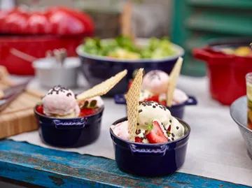 Staub La Cocotte圆形铸铁炖锅0.25升 - 深蓝色 - STAUB