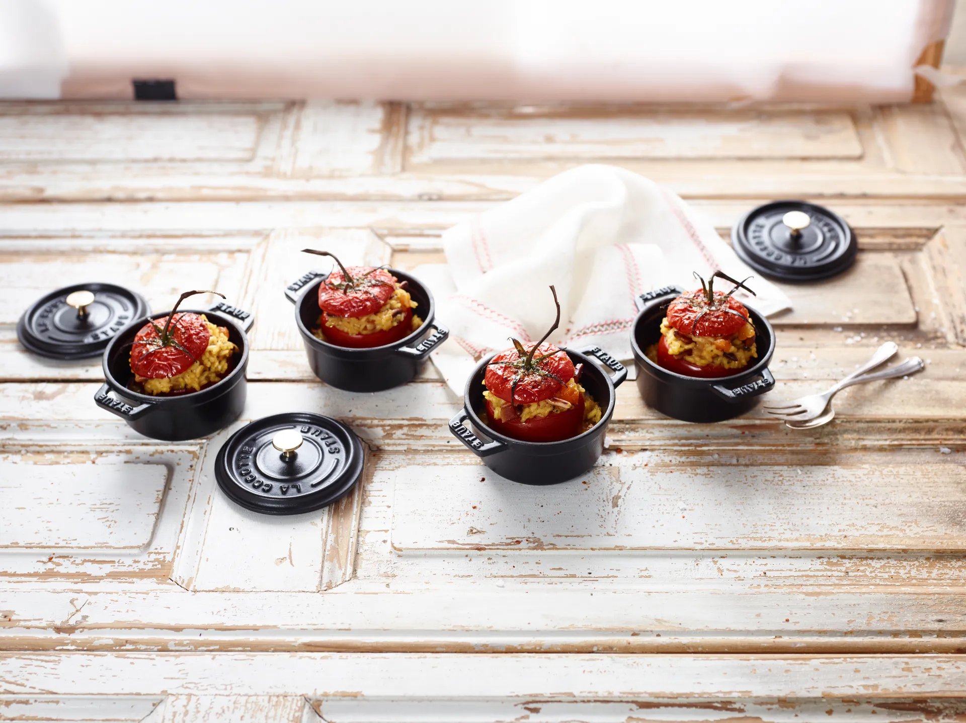 Staub La Cocotte圆形铸铁炖锅0.25升, 黑色 STAUB