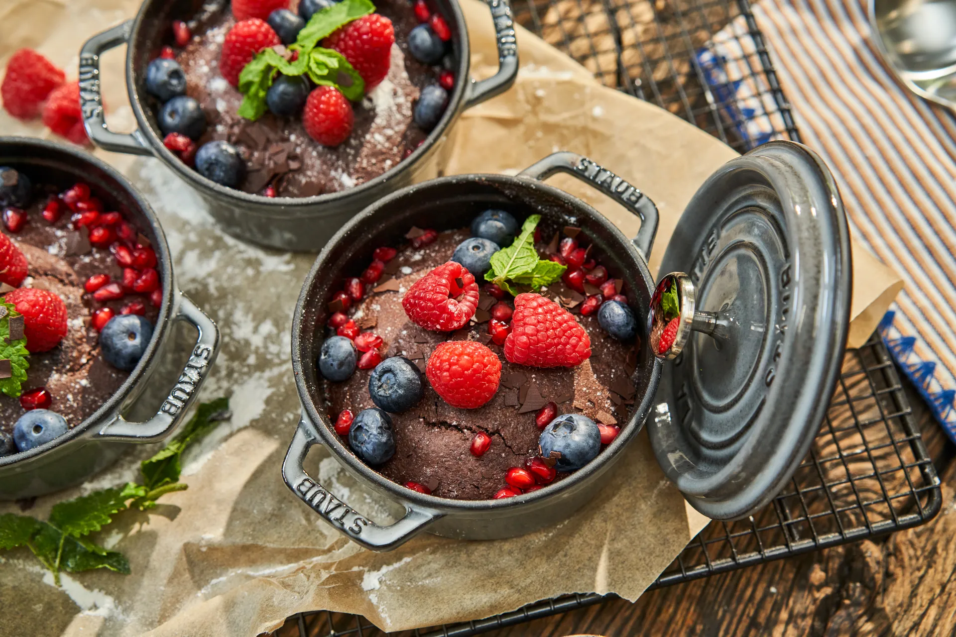 Staub La Cocotte圆形铸铁炖锅0.4升, 石墨灰色 STAUB