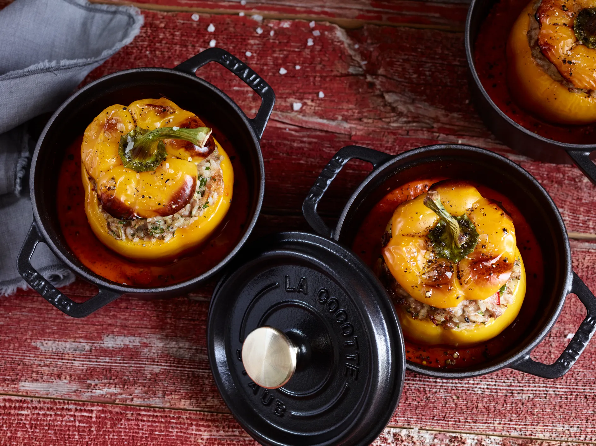 Staub La Cocotte圆形铸铁炖锅0.4升, 黑色 STAUB