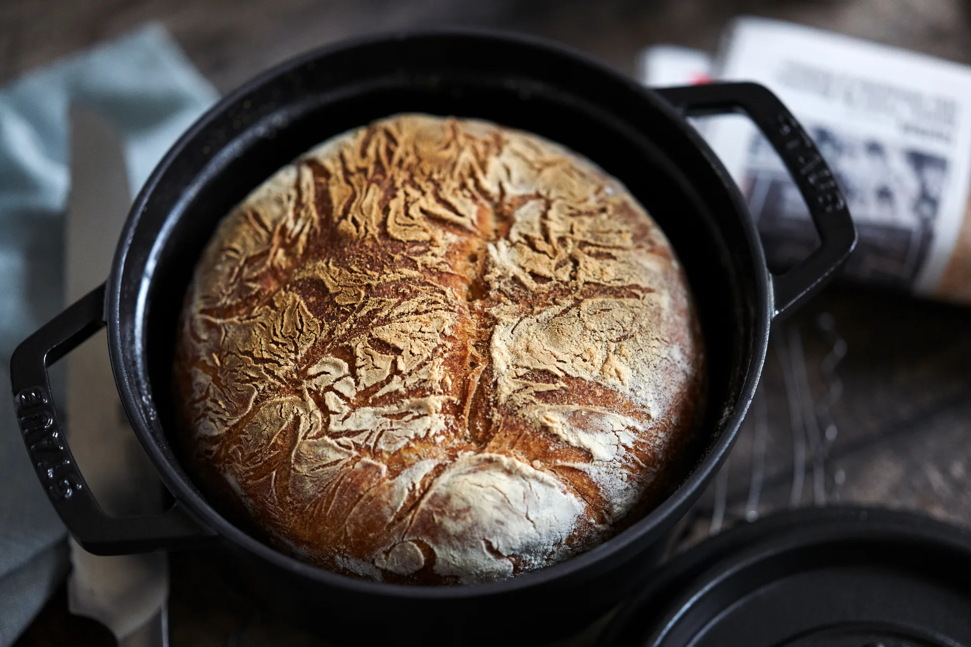 Staub La Cocotte圆形铸铁炖锅1.7升, 黑色 STAUB