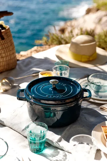 Staub La Cocotte圆形铸铁炖锅2.2升 - 海洋色 - STAUB
