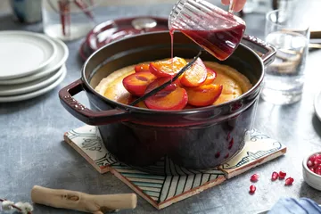 Staub La Cocotte圆形铸铁炖锅2.6升 - 石榴红色 - STAUB