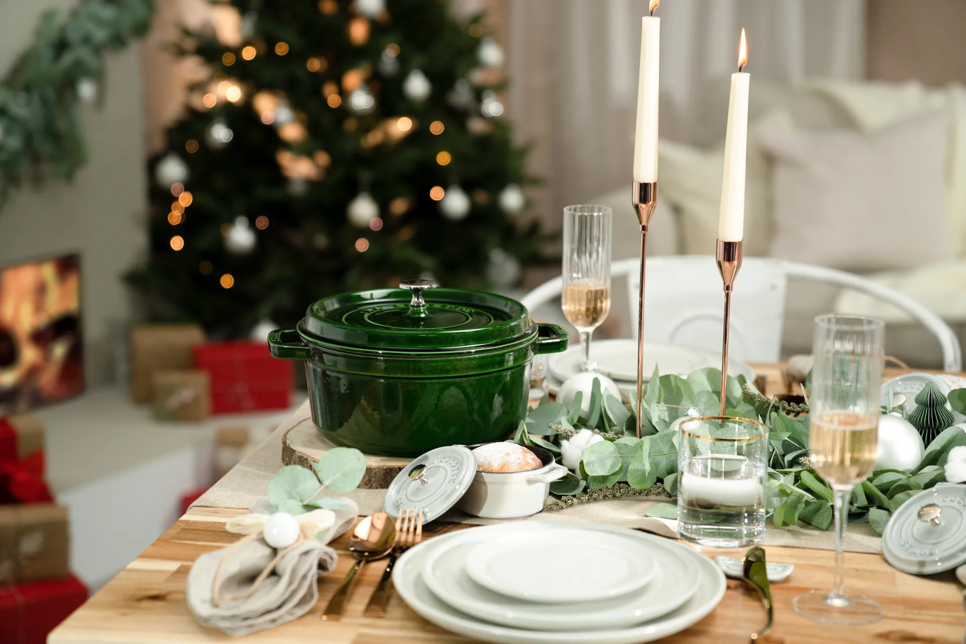 Staub La Cocotte圆形铸铁炖锅2.6升, 罗勒绿色 STAUB