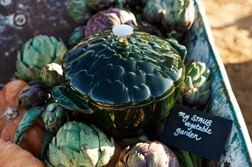 Staub La Cocotte朝鲜蓟造型铸铁炖锅3升 - 罗勒绿色 - STAUB
