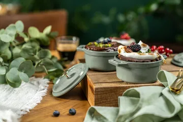 Staub La Cocotte圆形铸铁炖锅3.8升 - 桉木色_木色 - STAUB