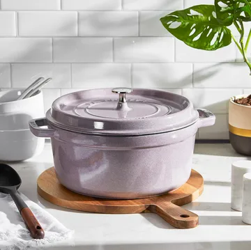 Staub La Cocotte圆形铸铁炖锅5.2升 - 樱花色 - STAUB