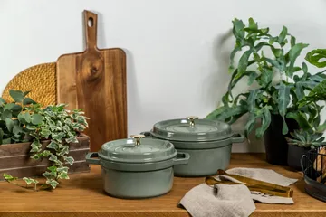 Staub La Cocotte圆形铸铁炖锅5.2升 - 桉木色_木色 - STAUB