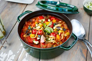Staub La Cocotte圆形铸铁炖锅5.2升 - 罗勒绿色 - STAUB