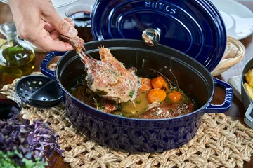 Staub La Cocotte椭圆形铸铁炖锅5.5升 - 深蓝色 - STAUB