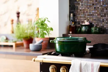 Staub La Cocotte椭圆形铸铁炖锅6.7升 - 石榴红色 - STAUB