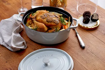 Staub La Cocotte椭圆形铸铁炖锅6.7升 - 白松露色 - STAUB