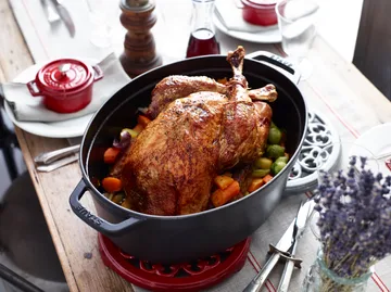 Staub La Cocotte椭圆形铸铁炖锅8升 - 黑色 - STAUB