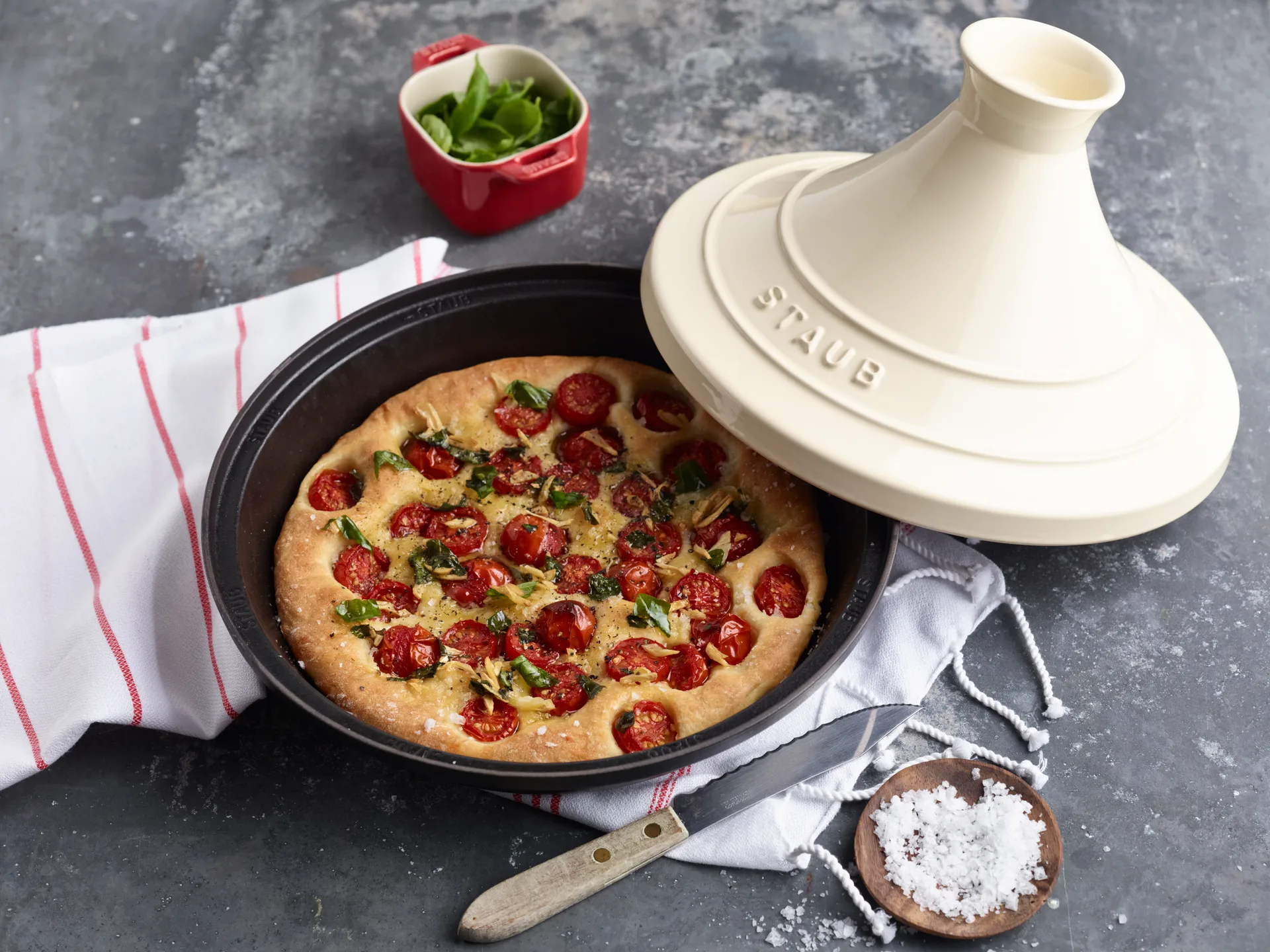 Staub Tagine黑色米色铸铁塔吉锅, 28cm STAUB