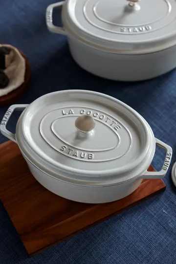 Staub White Truffle 椭圆形炖锅 - 2.35升 - STAUB
