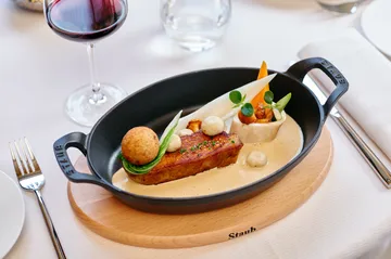 Staub椭圆形铸铁烤盘24cm - 樱桃色 - STAUB