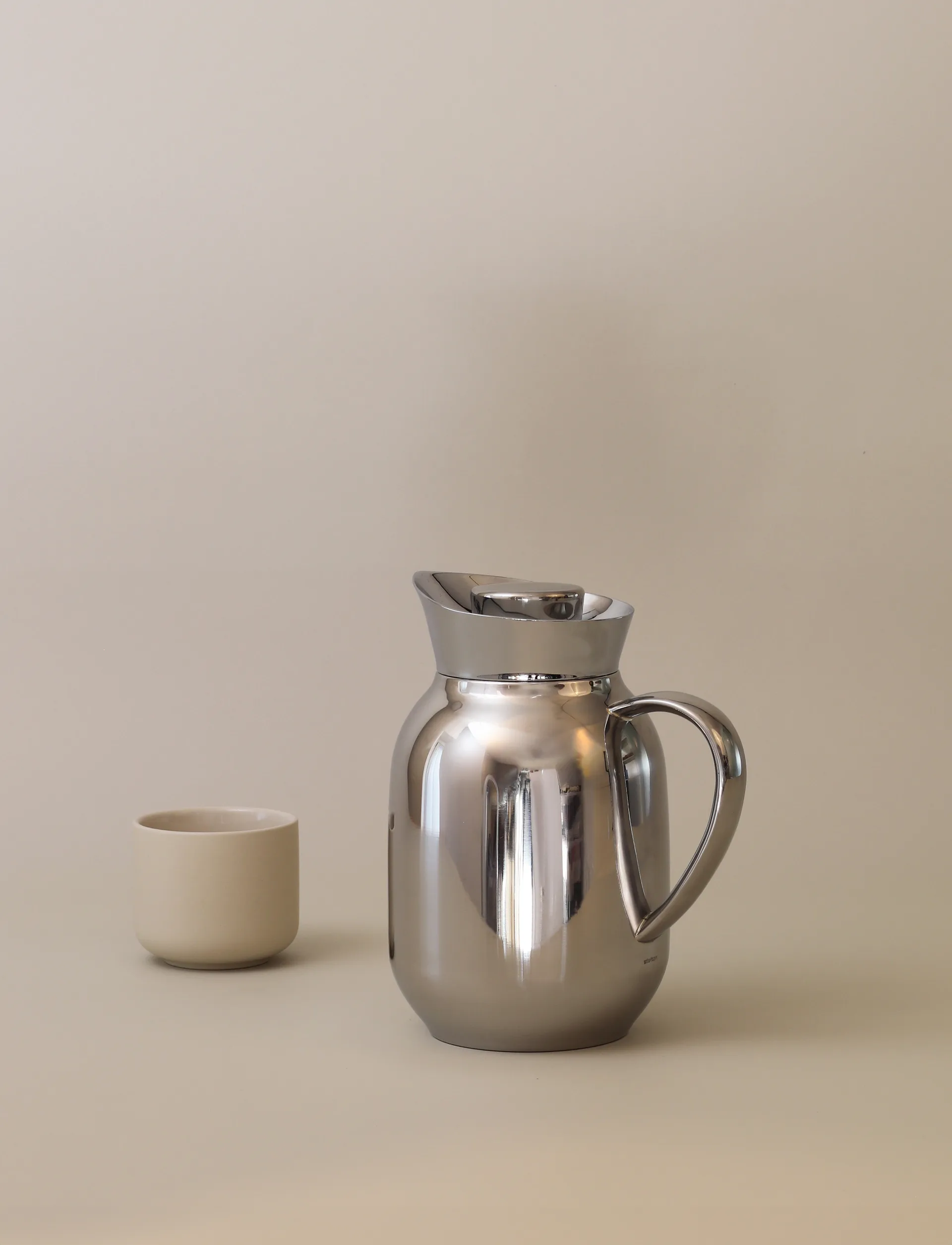 双耳保温壶 1.2升, 钢色 Stelton