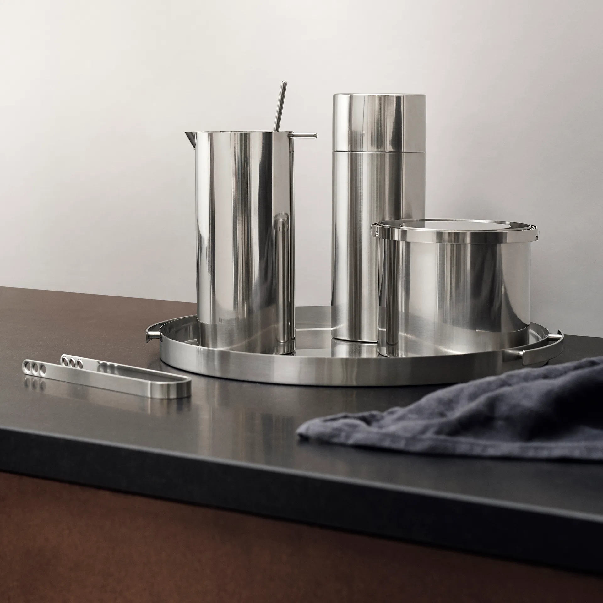 AJ cylinda-line 鸡尾酒壶 1升, 不锈钢 Stelton