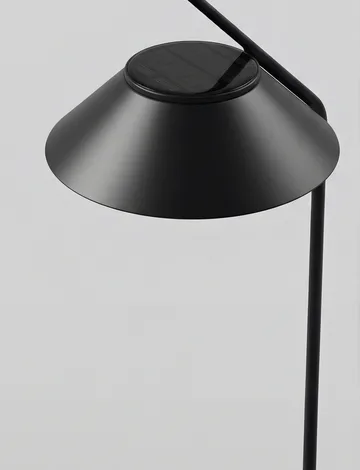 Angle 太阳能柱形庭院灯（带支架） - 黑色 - Stelton