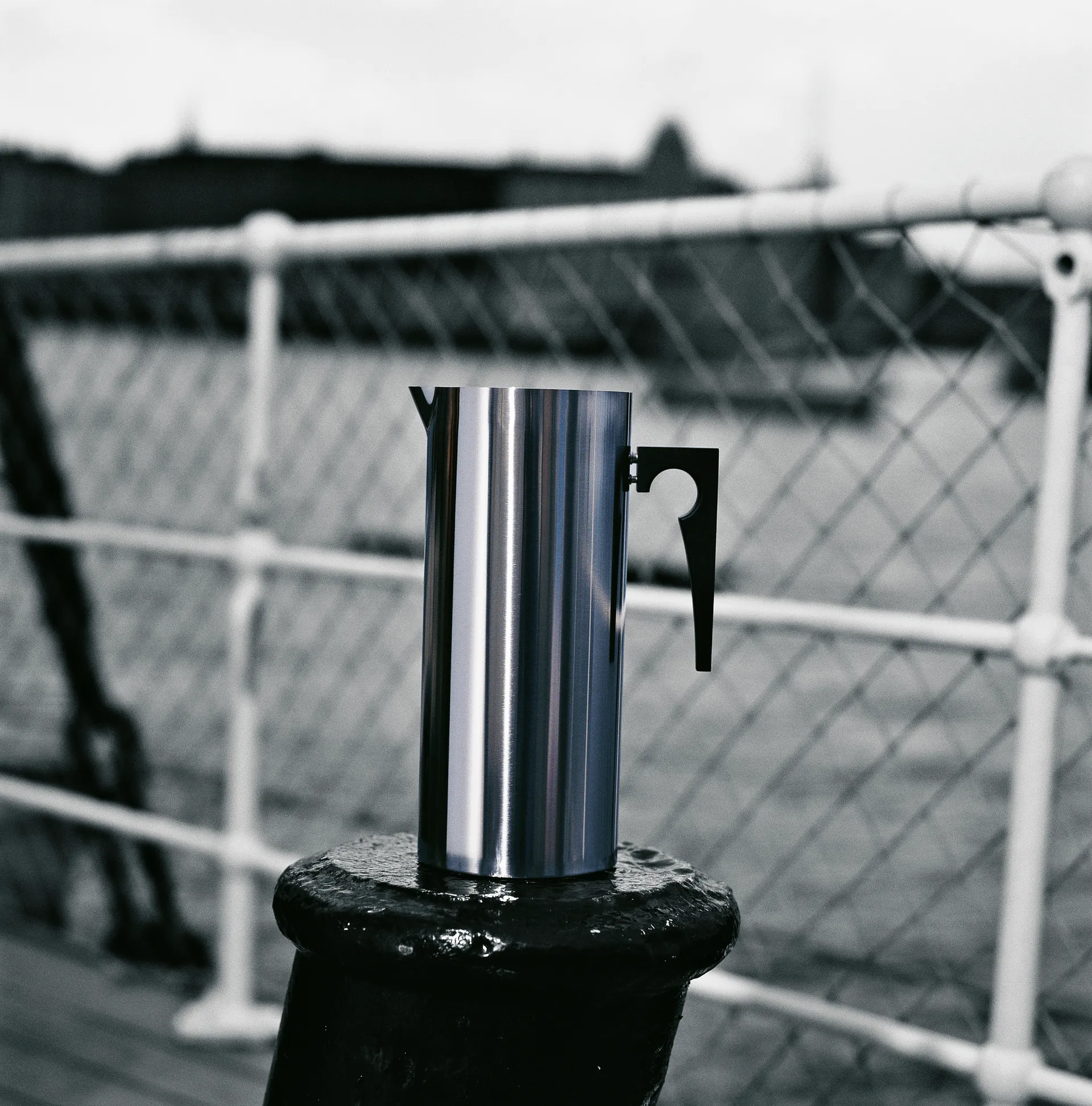 Cylinda Line带冰槽冷水壶, 钢色 Stelton