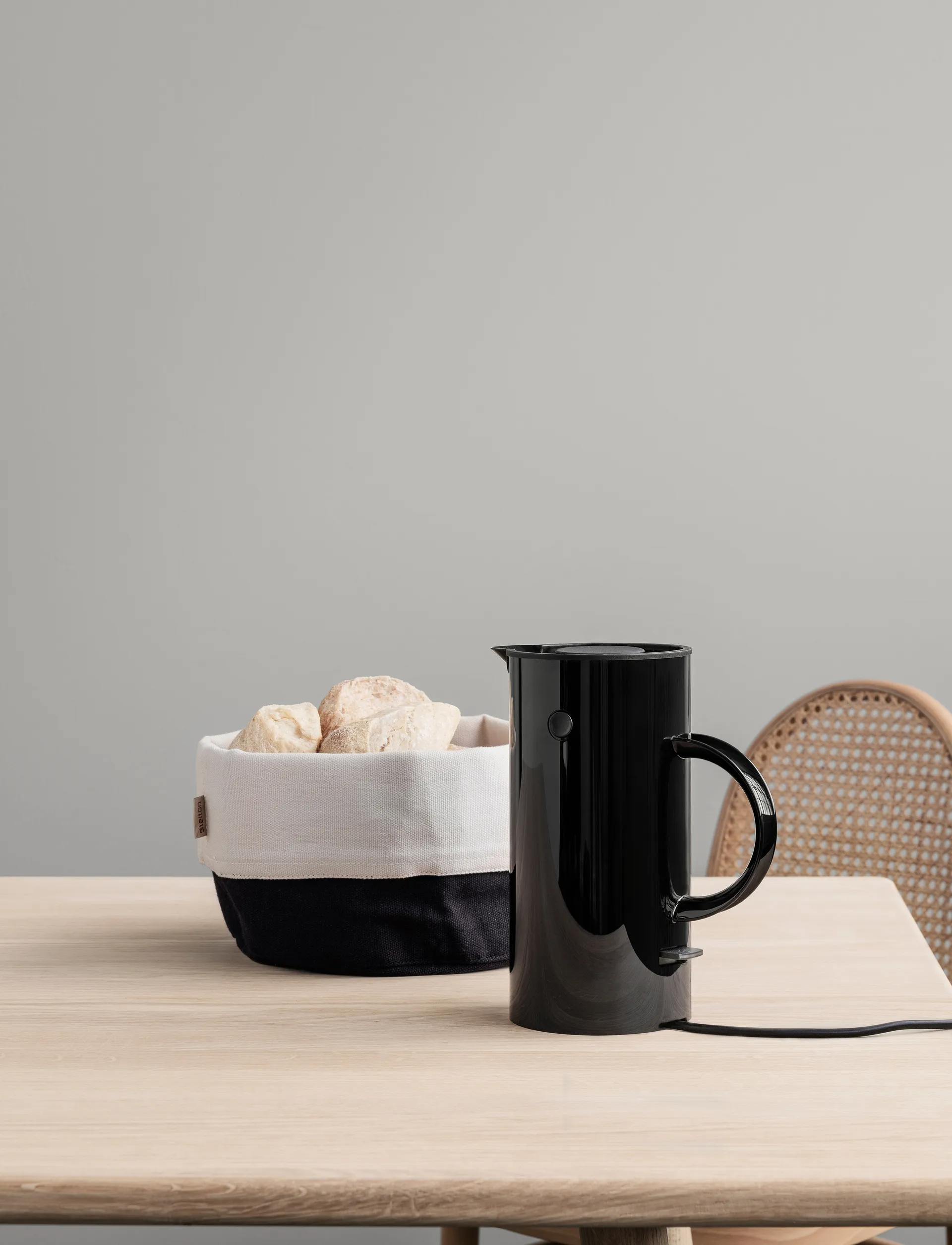 EM77 烧水壶欧盟版 0.5L, 黑色 Stelton