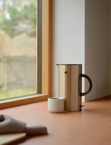 EM77 1.5升烧水壶 (欧版) - 拉丝黄铜 - Stelton