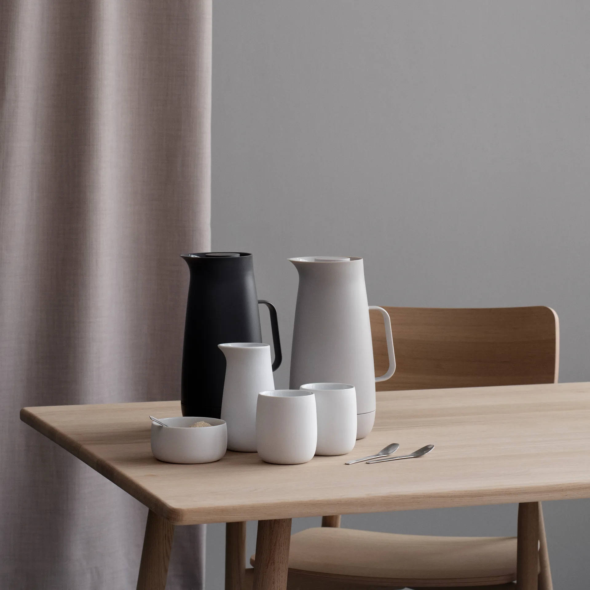 Foster Thermos jug plast 1 L, light 灰色 Stelton