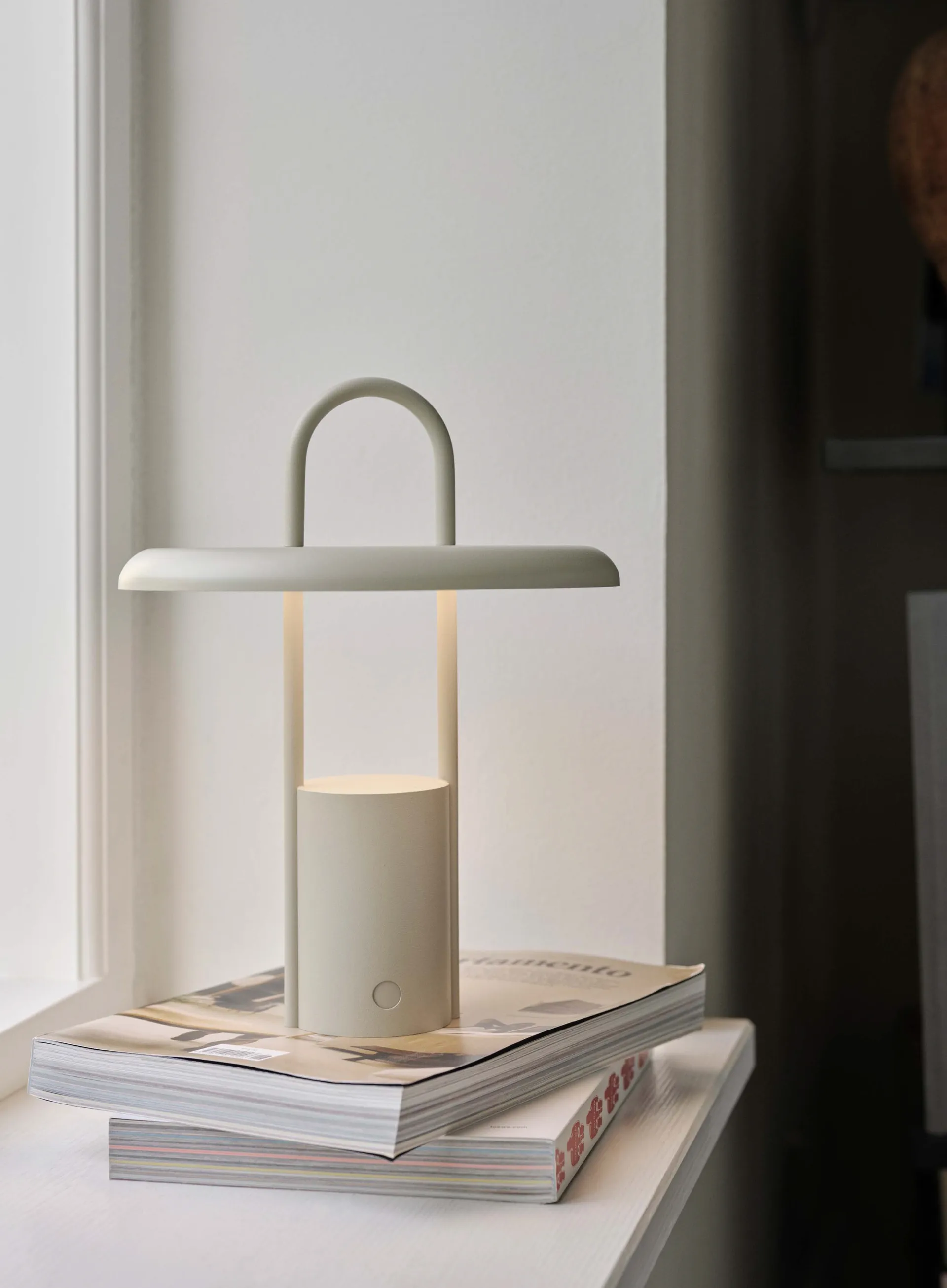 Pier LED便携灯25cm, 沙色 Stelton