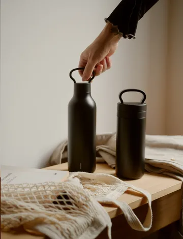 Tabi 保温瓶0.55L - 黑色 - Stelton