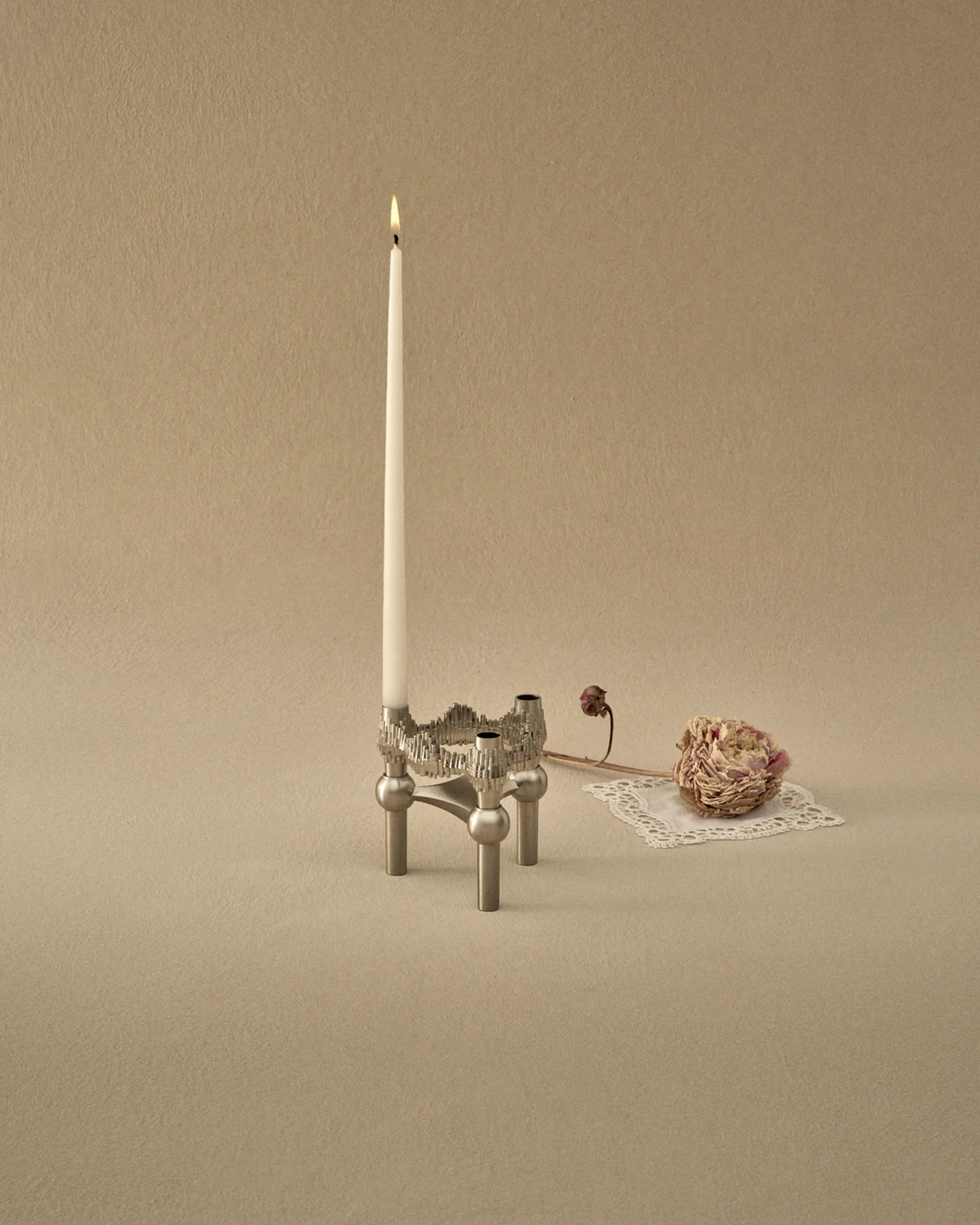 STOFF Nagel Quist 烛台, Brushed 镀铬色 STOFF Nagel