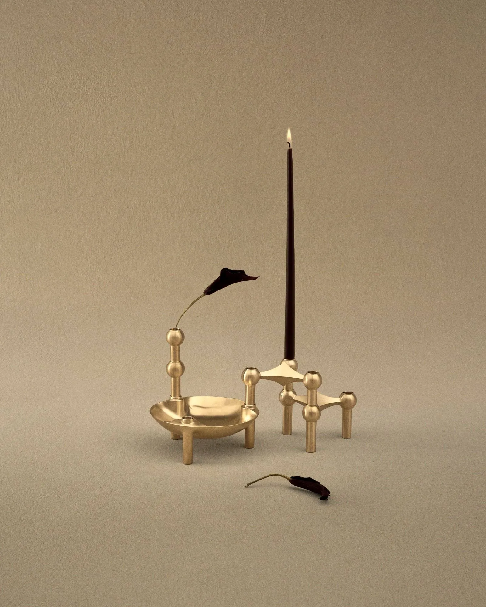 STOFF Nagel 钉形花瓶, 拉丝黄铜 STOFF Nagel