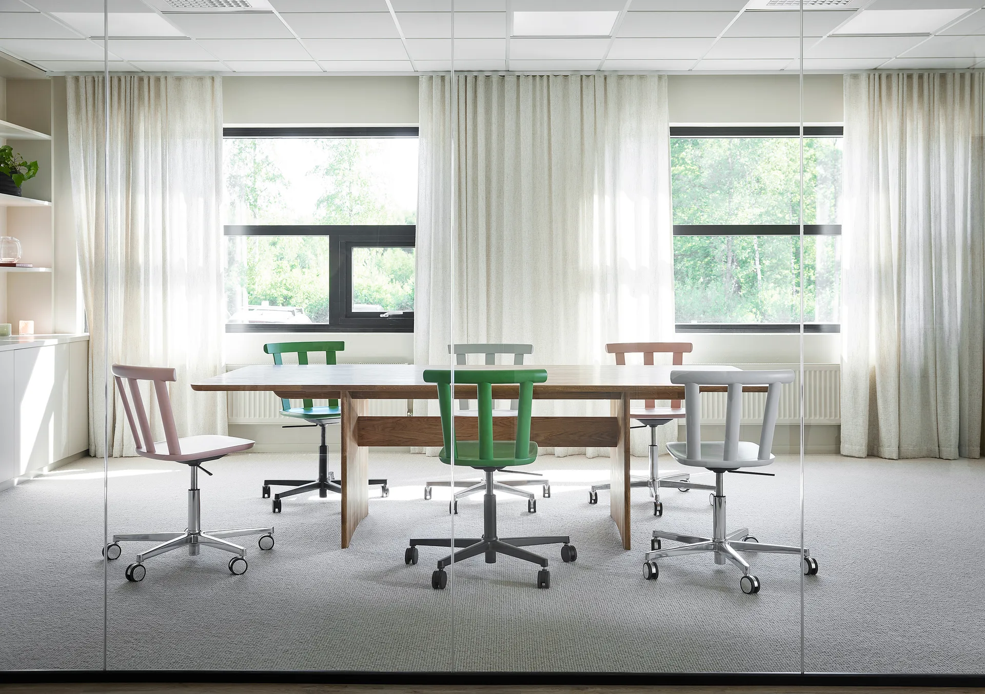 Alt 椅子 swivel base upholstered seat 木, Hallingdal 65-103 灰色/米色-白色 21 Stolab