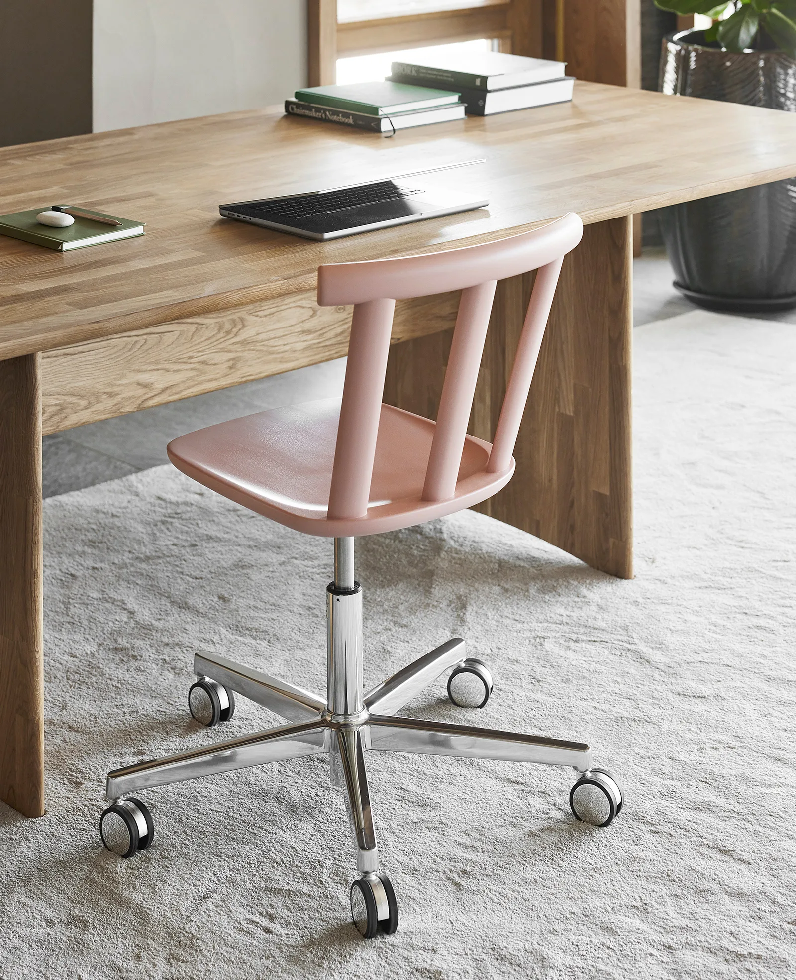 Alt 椅子 swivel base upholstered seat 木, Vidar 4, 633 粉色-茉莉紫色 27 Stolab