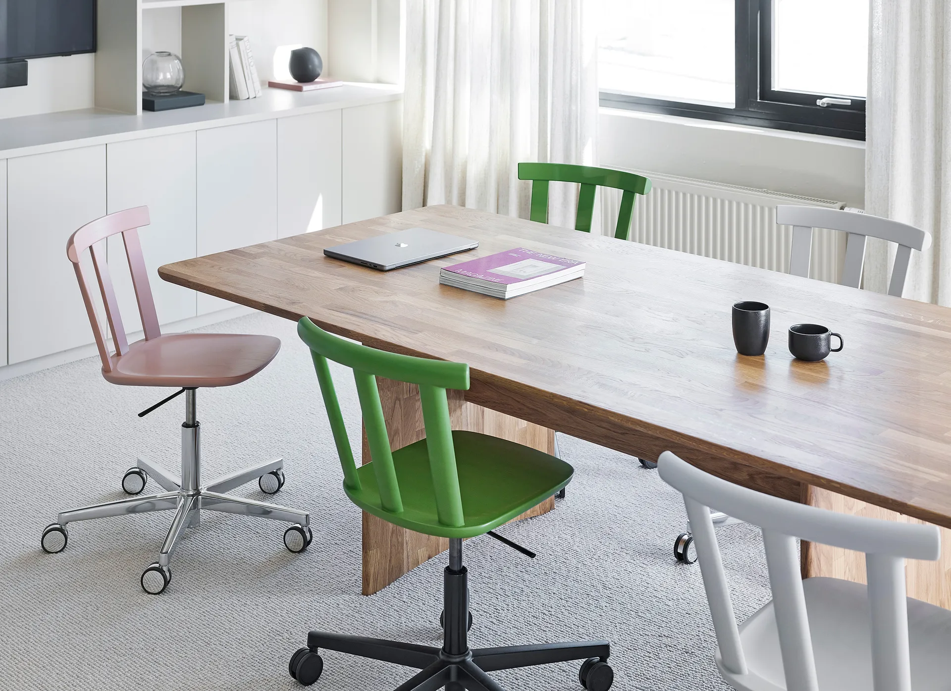 Alt 椅子 swivel base upholstered seat 木, Vidar 4, 633 粉色-茉莉紫色 27 Stolab