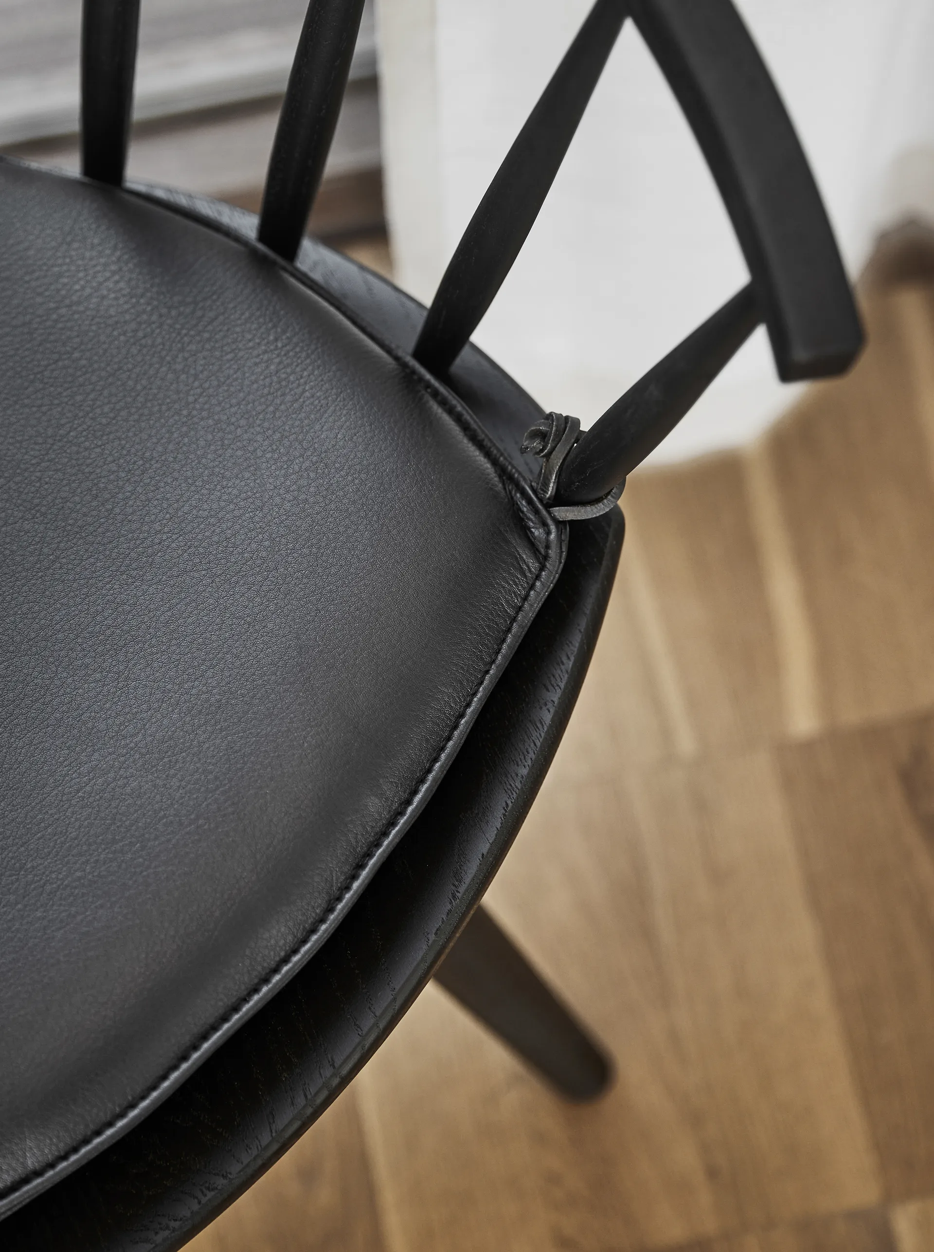 Arka seat 靠枕|靠垫 elmotique, Black Stolab