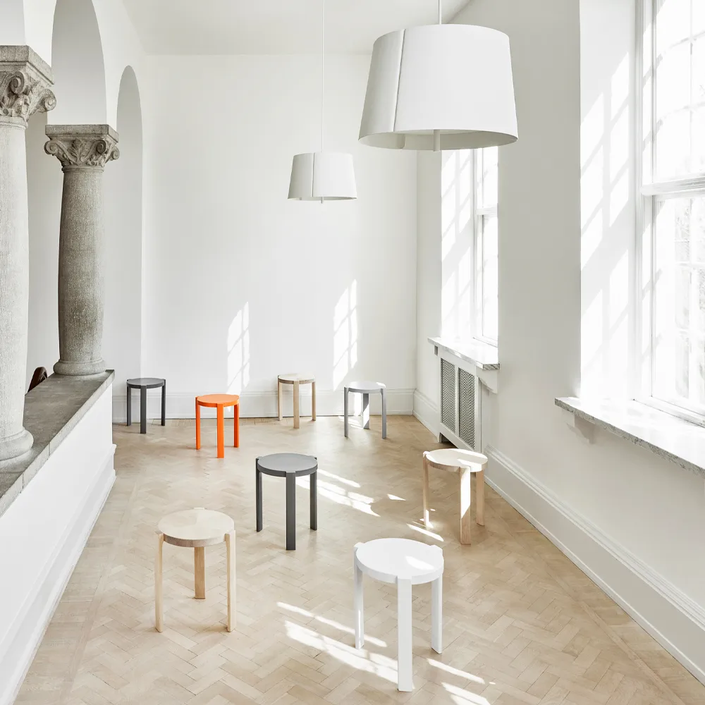 Bolt 凳子, Birch light matt lacquer Stolab