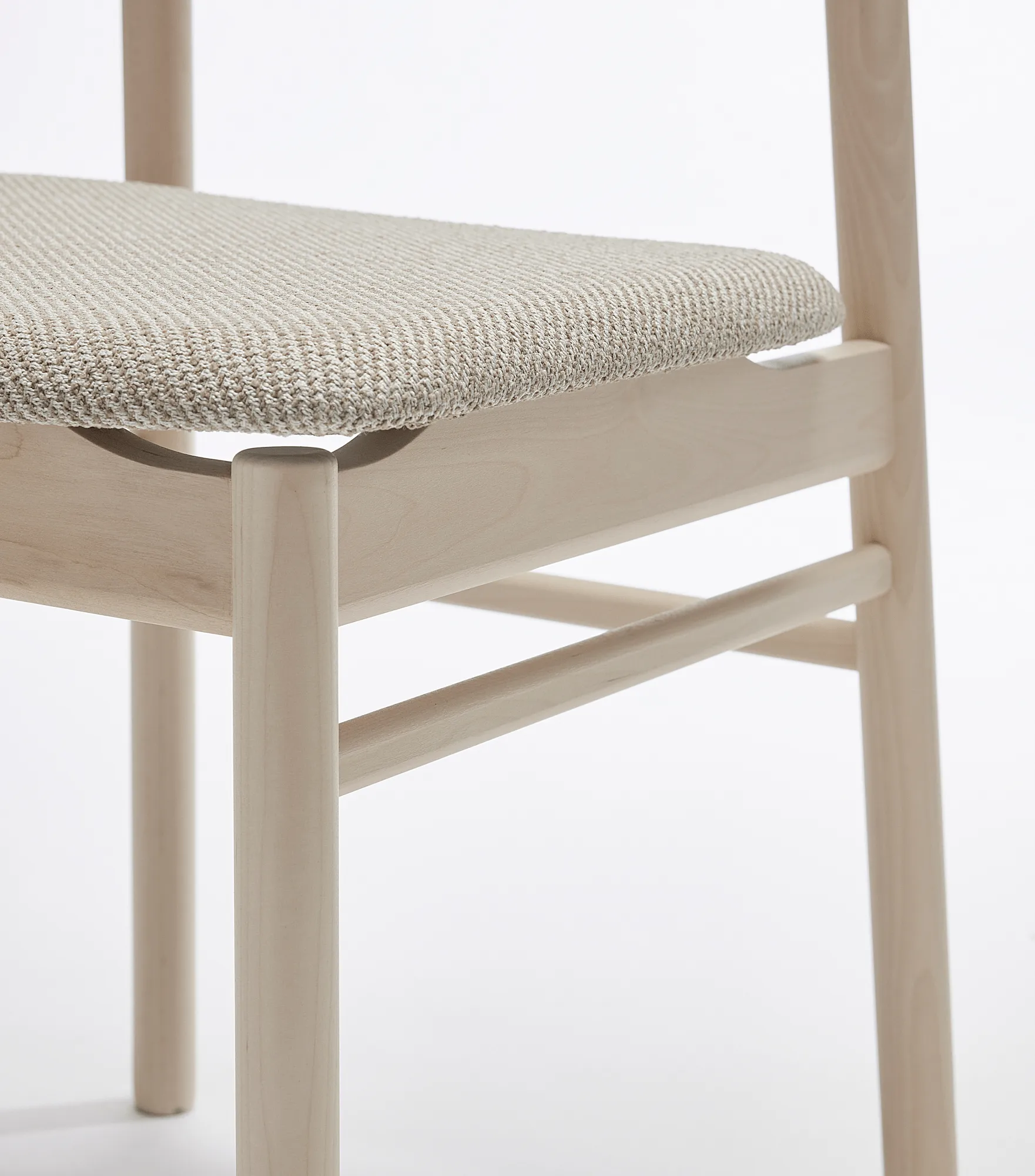 Prima Vista 椅子 birch light matte finish, Textile Atto Driftwood V3576/01 灰色 Stolab