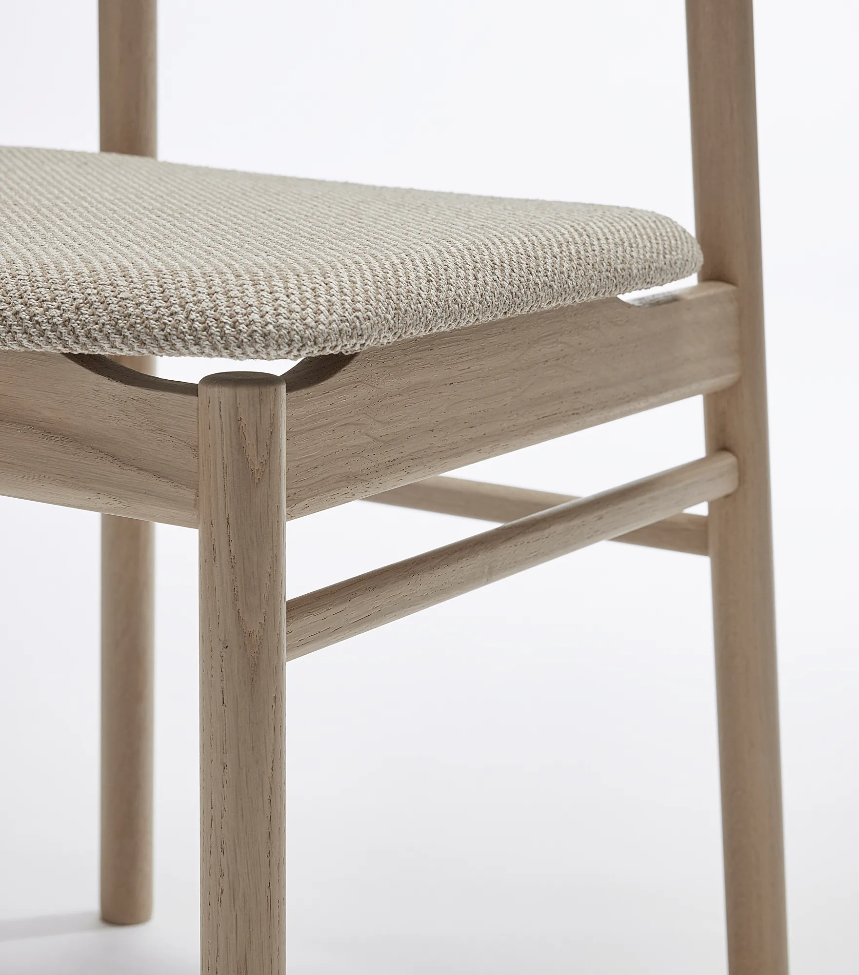 Prima Vista 浅哑光漆橡木椅子, Textile Atto Driftwood V3576/01 灰色 Stolab