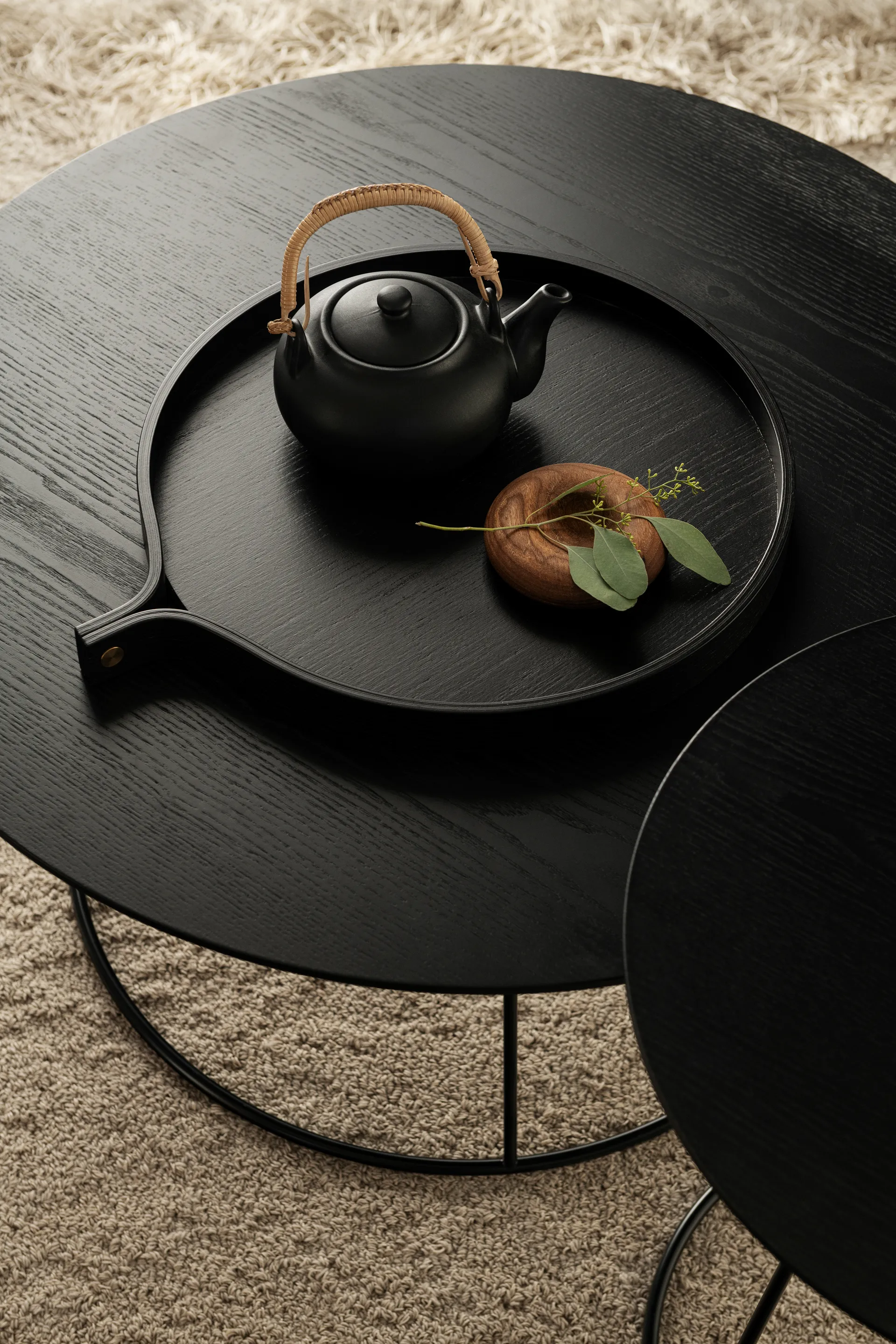 Comma 托盘 Ø40 cm, 黑色油处理 Swedese