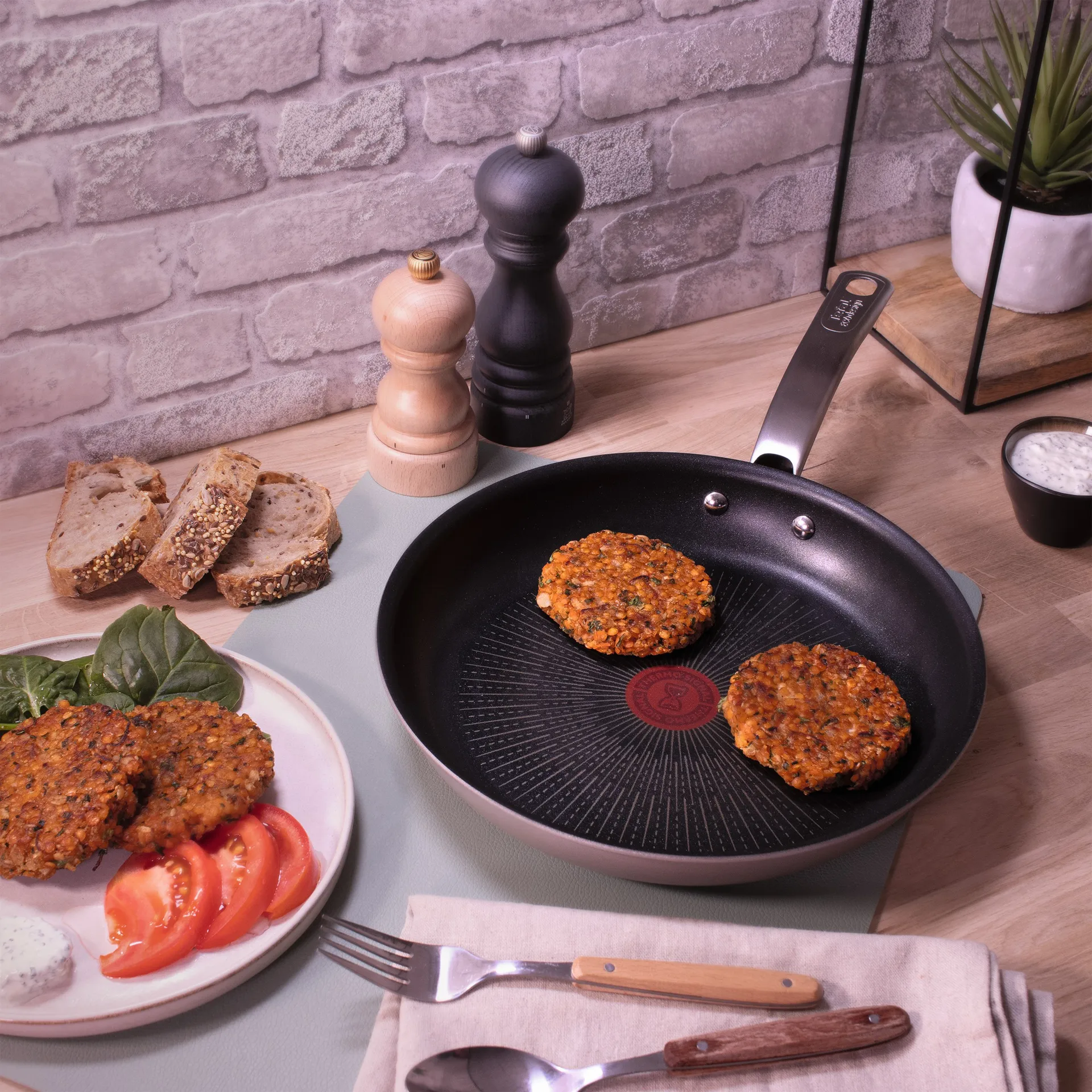 Impact frying pan, Ø24 cm Tefal