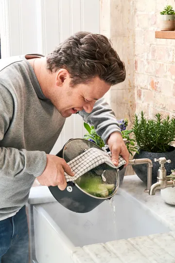 Jamie Oliver Quick & Easy 硬质阳极氧化砂锅 - 5.2L - Tefal