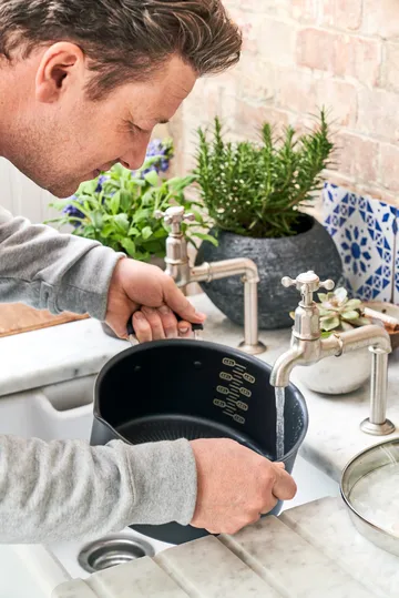 Jamie Oliver Quick & Easy 硬质阳极氧化砂锅 - 5.2L - Tefal