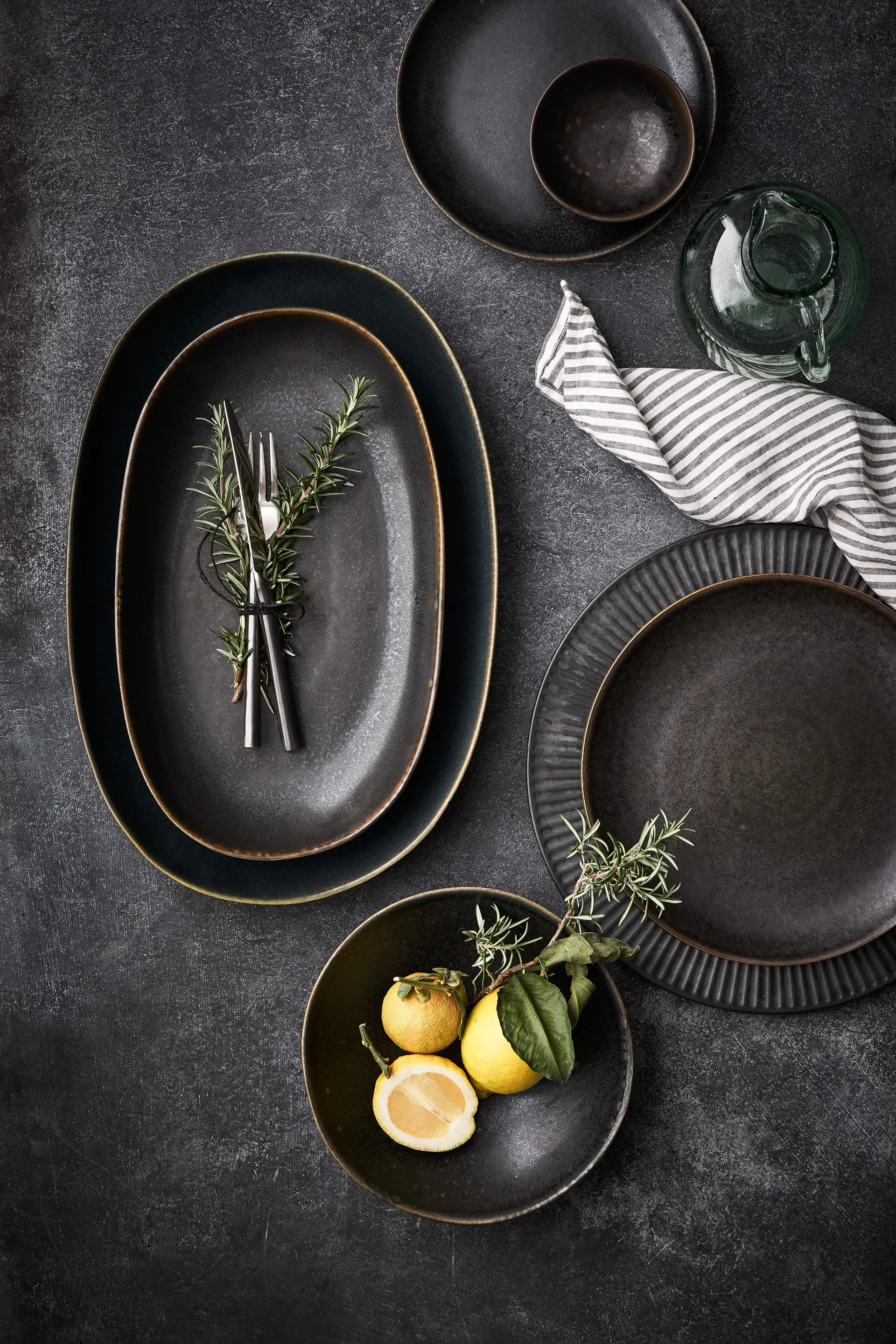 Bastia serving 盘子 small 21.5x37 cm, 黑色 Tell Me More